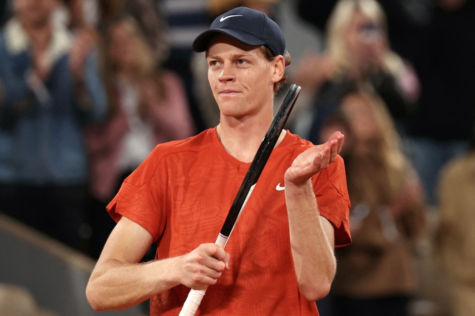 用自信的首 用自信的首